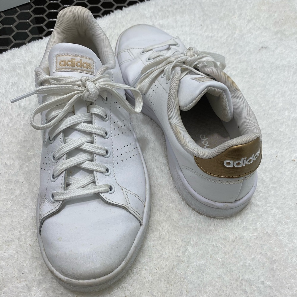 Women’s Advantage Adidas